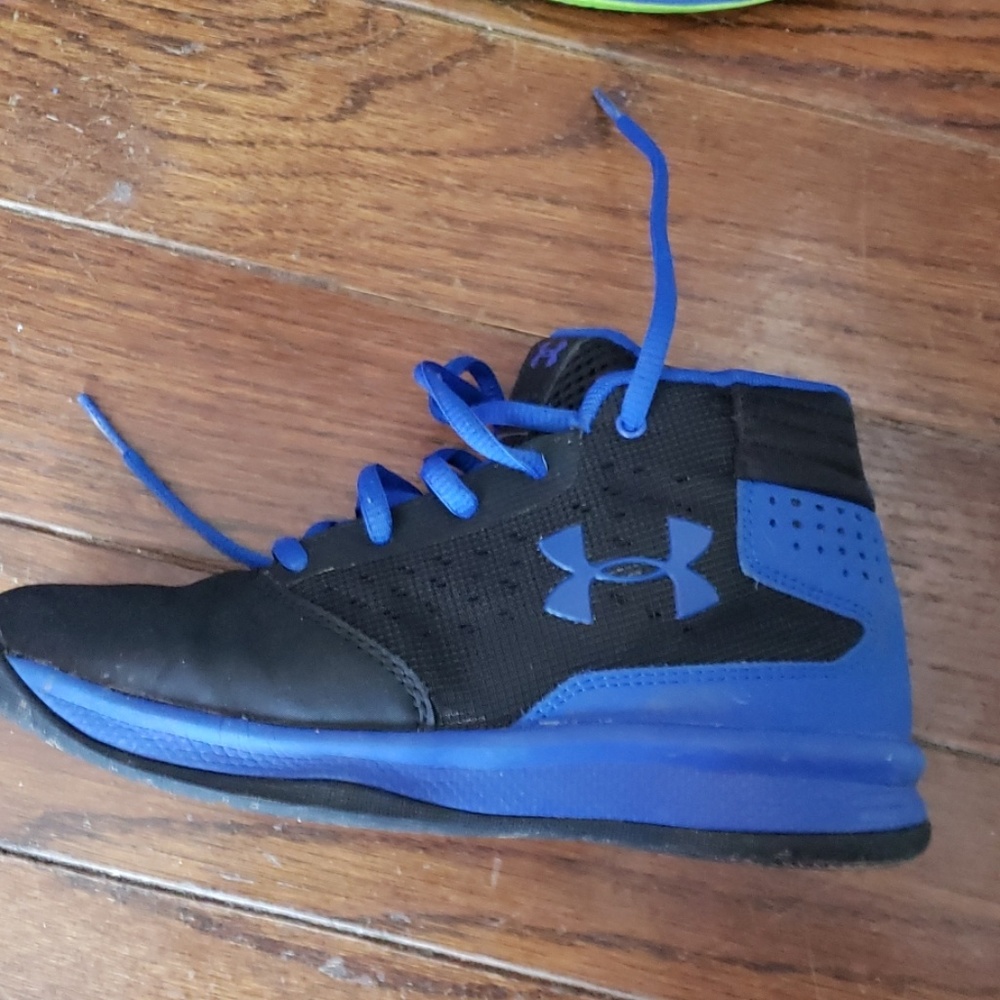 Under armour boys sneakers